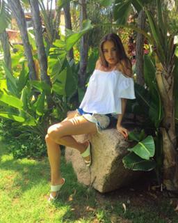 Xenia Tchoumitcheva feet photo thumbnail