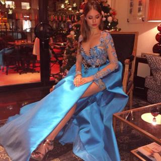 Xenia Tchoumitcheva feet photo thumbnail