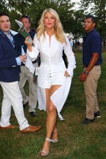 Christie Brinkley feet photo thumbnail