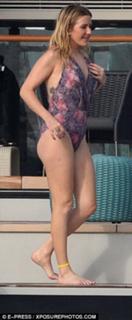 Ellie Goulding feet photo thumbnail
