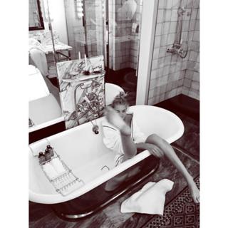 Elsa Hosk feet photo thumbnail