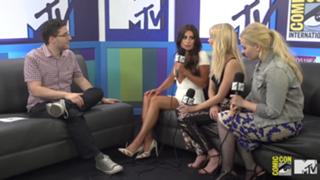 Emma Roberts feet photo thumbnail