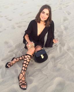 Olivia Culpo feet photo thumbnail