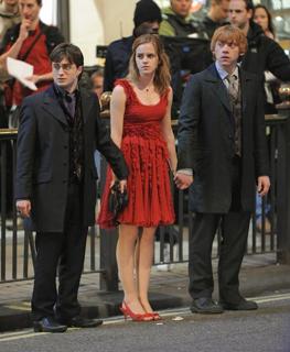 Emma Watson feet photo thumbnail