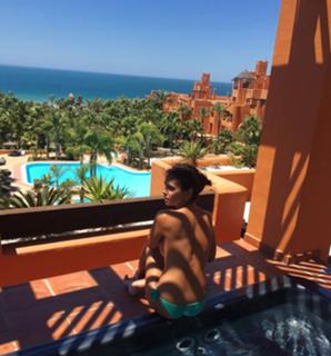 Cristina Pedroche feet photo thumbnail