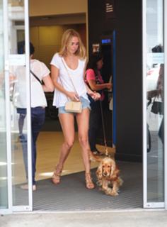 Kimberley Garner feet photo thumbnail