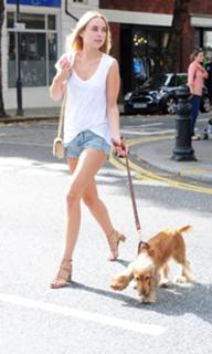 Kimberley Garner feet photo thumbnail