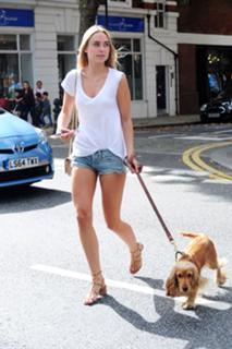 Kimberley Garner feet photo thumbnail