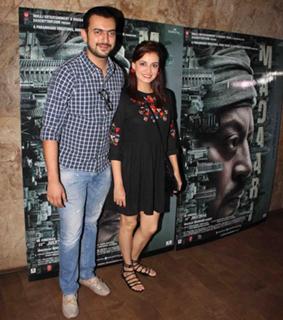Dia Mirza feet photo thumbnail