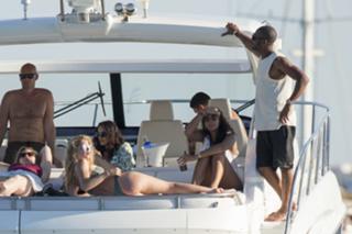 Doutzen Kroes feet photo thumbnail