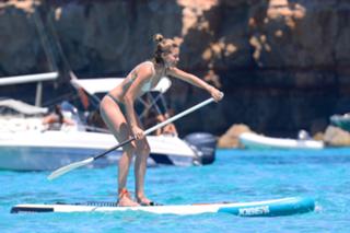 Doutzen Kroes feet photo thumbnail