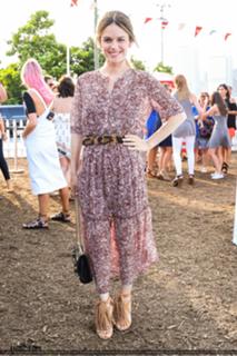 Rachel Bilson feet photo thumbnail