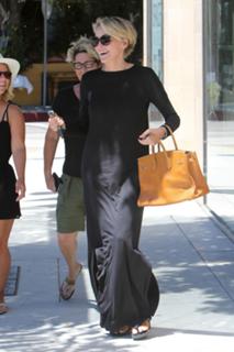 Sharon Stone feet photo thumbnail