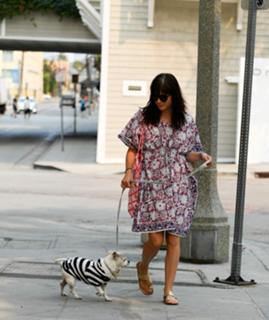 Selma Blair feet photo thumbnail