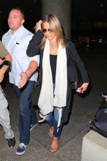 Jennifer Aniston feet photo thumbnail