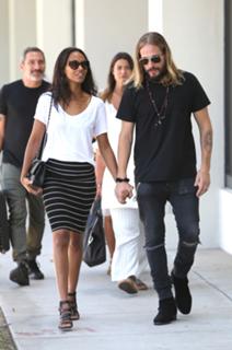 Zoe Saldana feet photo thumbnail