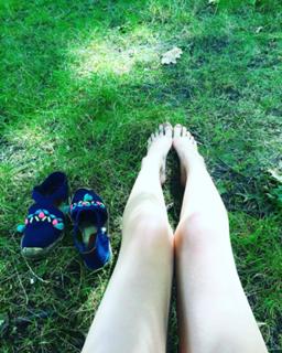 Anya Taylor-Joy feet photo thumbnail