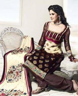 Zareen Khan feet photo thumbnail