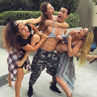 Amanda Cerny feet photo thumbnail