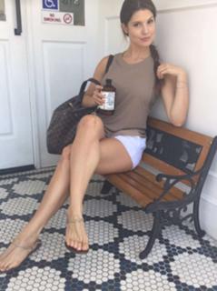 Amanda Cerny feet photo thumbnail