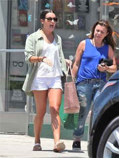 Lea Michele feet photo thumbnail