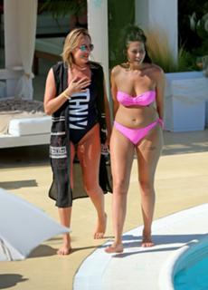 Charlotte Crosby feet photo thumbnail