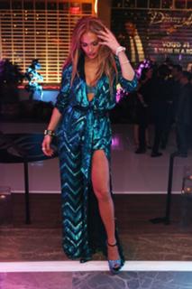 Jennifer Lopez feet photo thumbnail