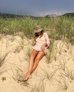 Kelly Bensimon feet photo thumbnail