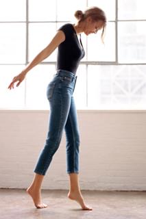 Josephine Skriver feet photo thumbnail