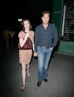 Anne Hathaway feet photo thumbnail