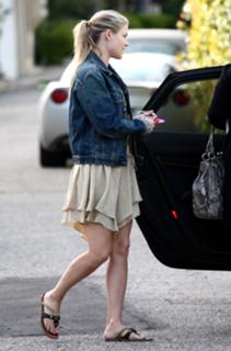 Ali Larter feet photo thumbnail