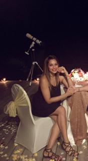 Bipasha Basu feet photo thumbnail