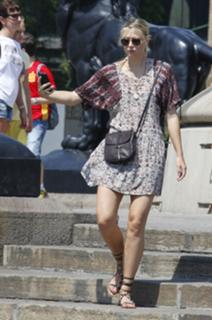 Maria Sharapova feet photo thumbnail