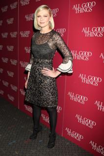 Kirsten Dunst feet photo thumbnail