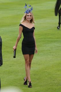 Kimberley Garner feet photo thumbnail