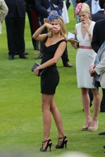 Kimberley Garner feet photo thumbnail