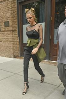 Cara Delevingne feet photo thumbnail