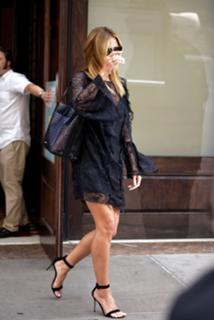 Heidi Klum feet photo thumbnail