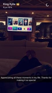 Kylie Jenner feet photo thumbnail