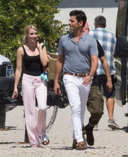 Emma Roberts feet photo thumbnail