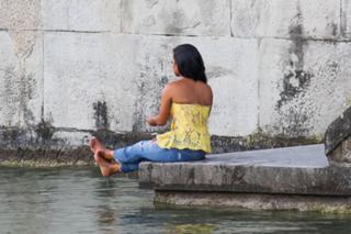 Christina Milian feet photo thumbnail