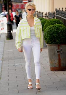 Pixie Lott feet photo thumbnail