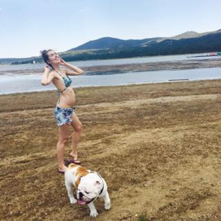 Brittani Taylor feet photo thumbnail