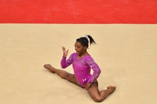 Simone Biles feet photo thumbnail