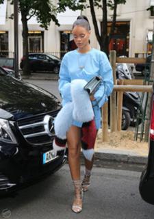 Rihanna feet photo thumbnail