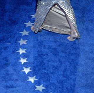Katy Perry feet photo thumbnail