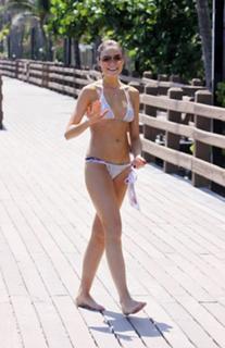 Katrina Bowden feet photo thumbnail