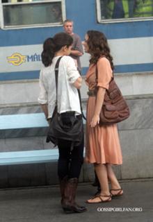 Leighton Meester feet photo thumbnail