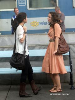 Leighton Meester feet photo thumbnail