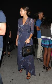 Jessica Alba feet photo thumbnail